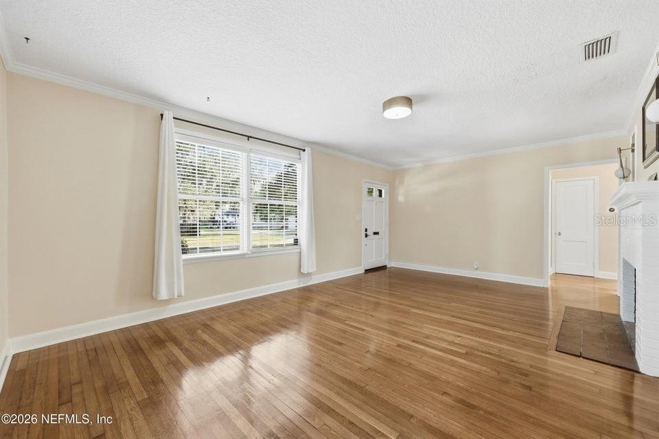 Image 8 of 42 For 2954 Iroquois Avenue