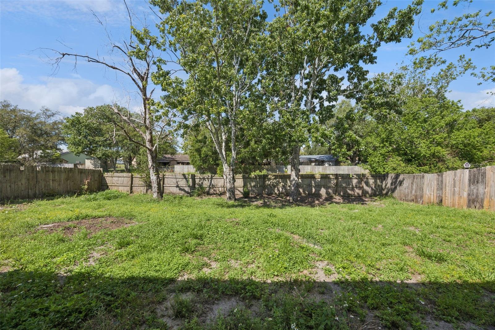 Image 19 of 21 For 1590 Yorktown Avenue