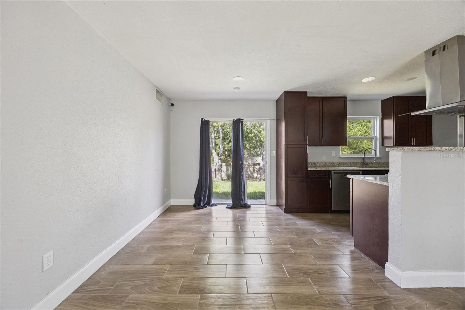 Image 4 of 21 For 1590 Yorktown Avenue