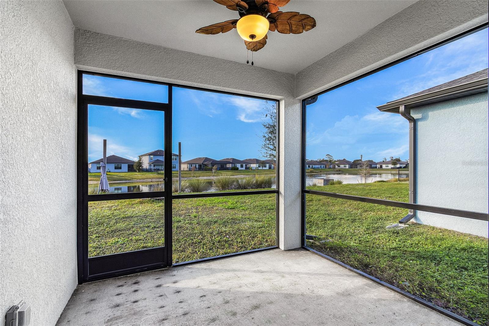 Image 21 of 26 For 16033 Beachberry Drive