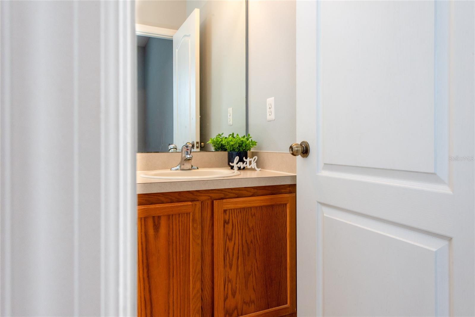 Image 16 of 33 For 9313 Jasmine Flower Lane 185