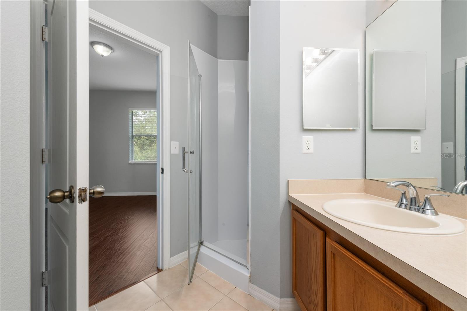 Image 23 of 33 For 9313 Jasmine Flower Lane 185