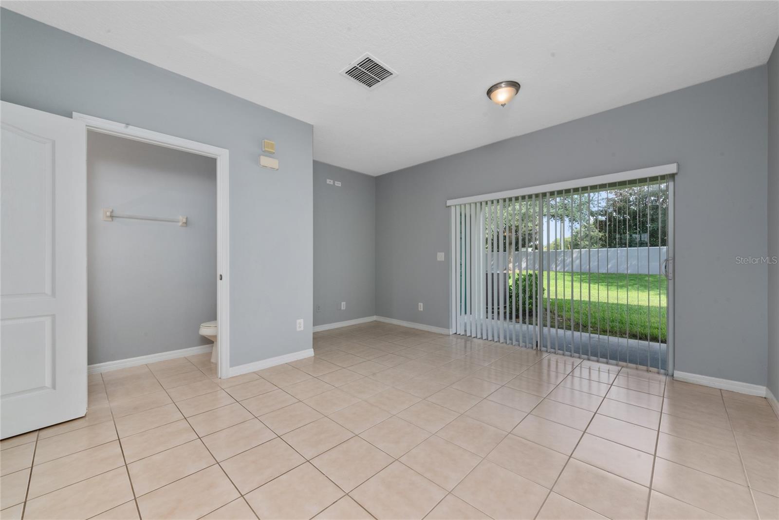 Image 4 of 33 For 9313 Jasmine Flower Lane 185