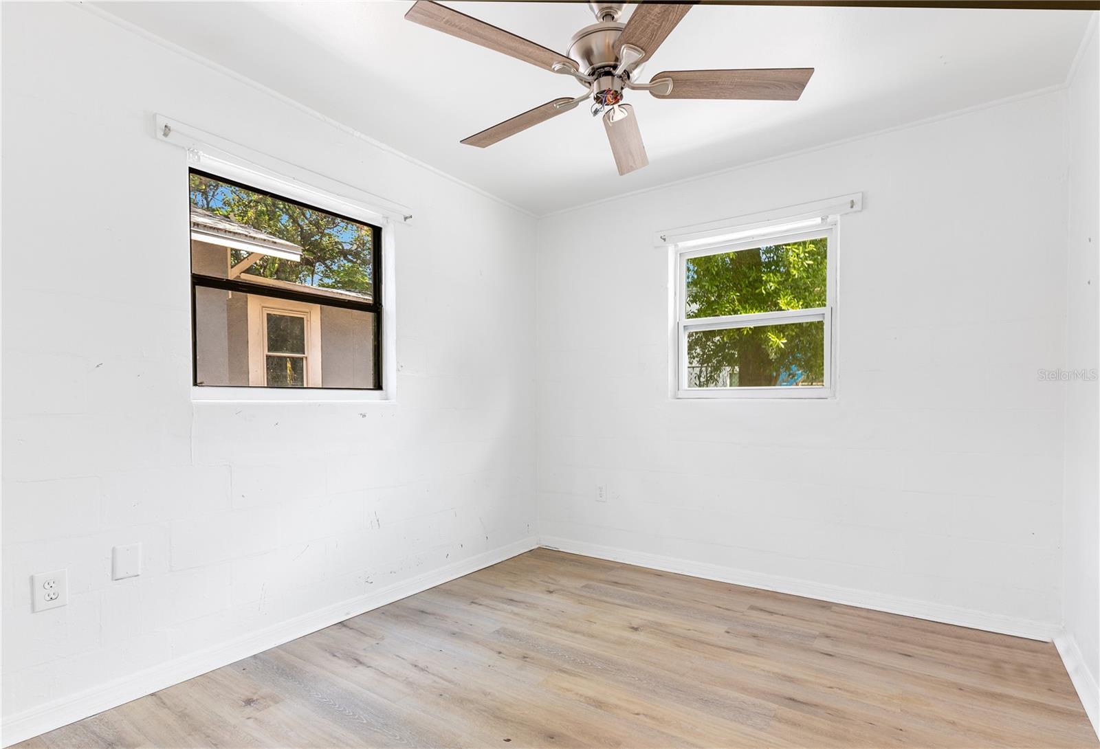 Image 13 of 33 For 1029 Colyer Street
