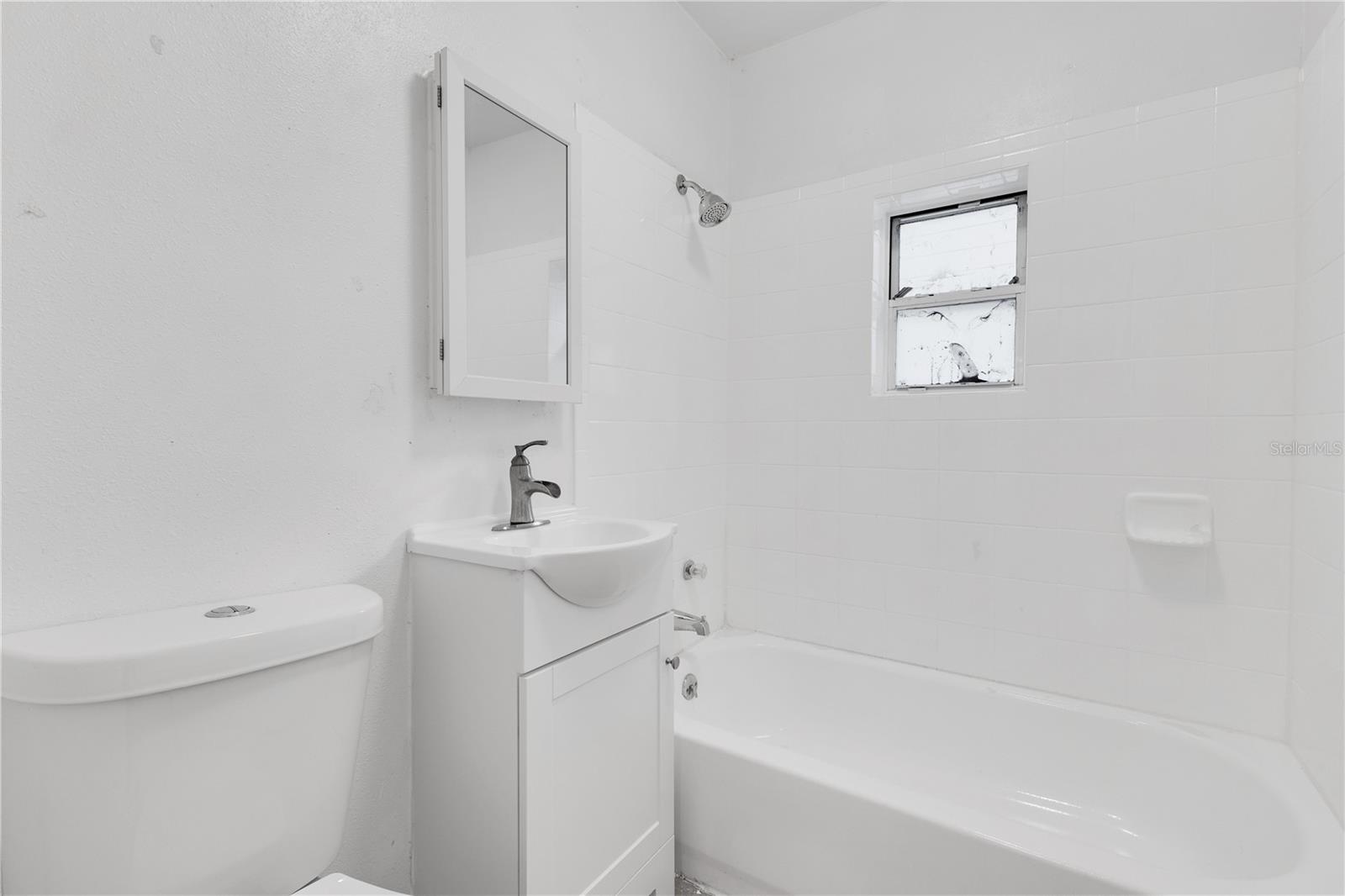 Image 19 of 33 For 1029 Colyer Street