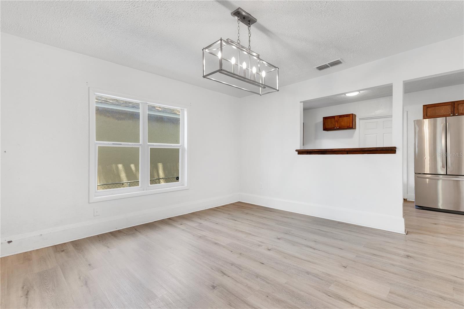 Image 5 of 33 For 1029 Colyer Street