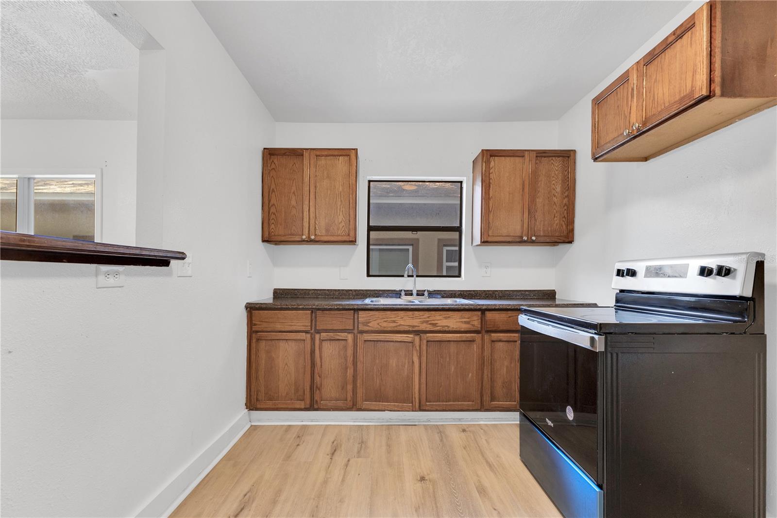 Image 8 of 33 For 1029 Colyer Street
