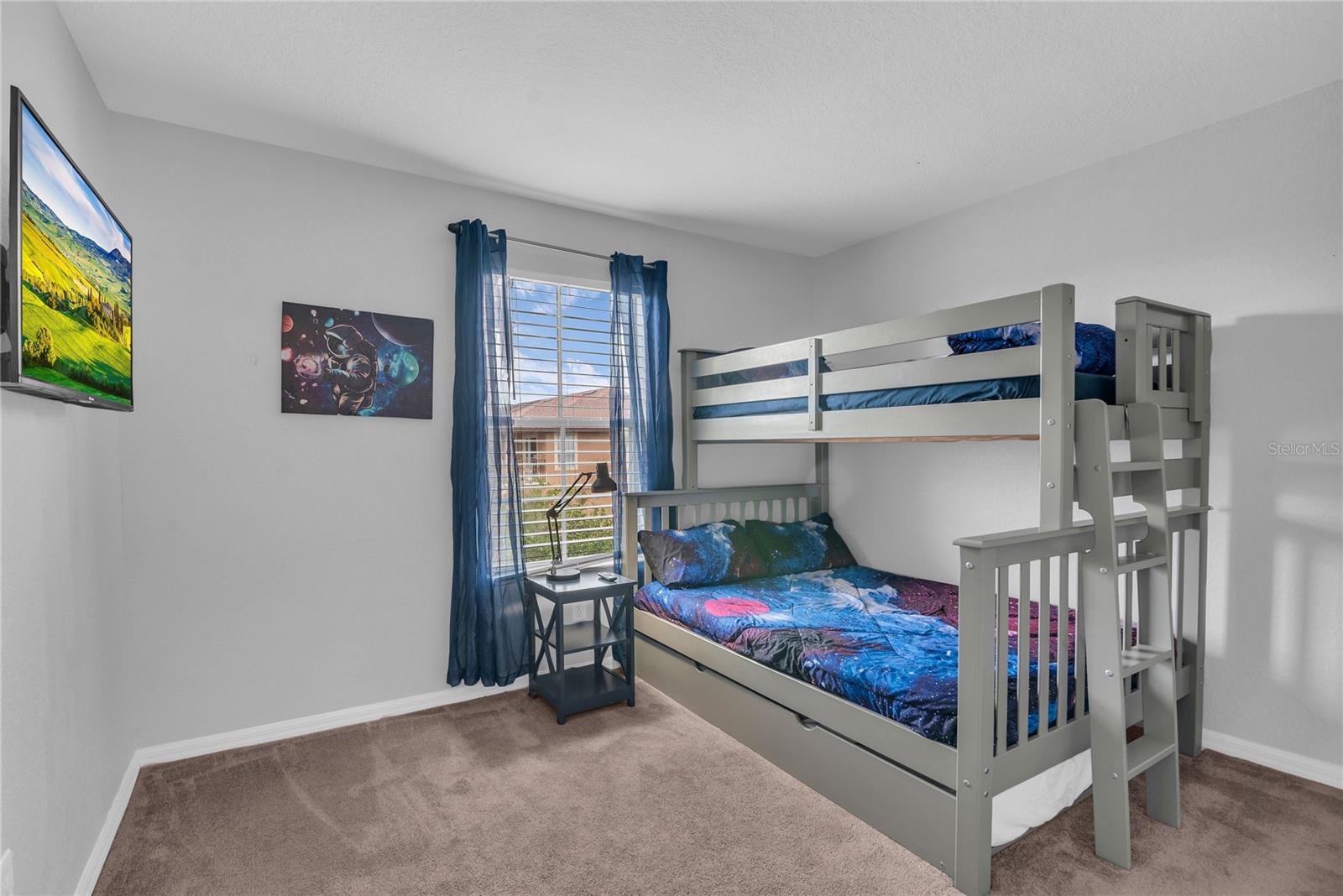 Image 13 of 46 For 457 La Mirage Street