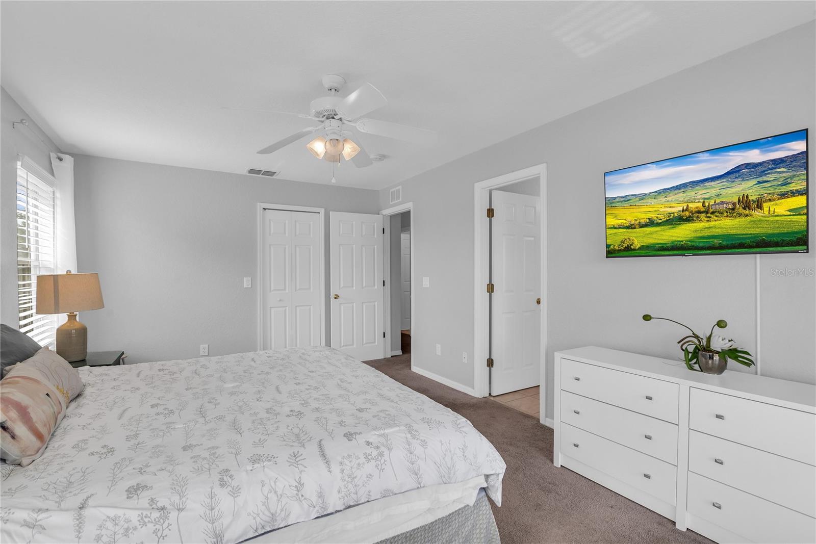 Image 18 of 46 For 457 La Mirage Street