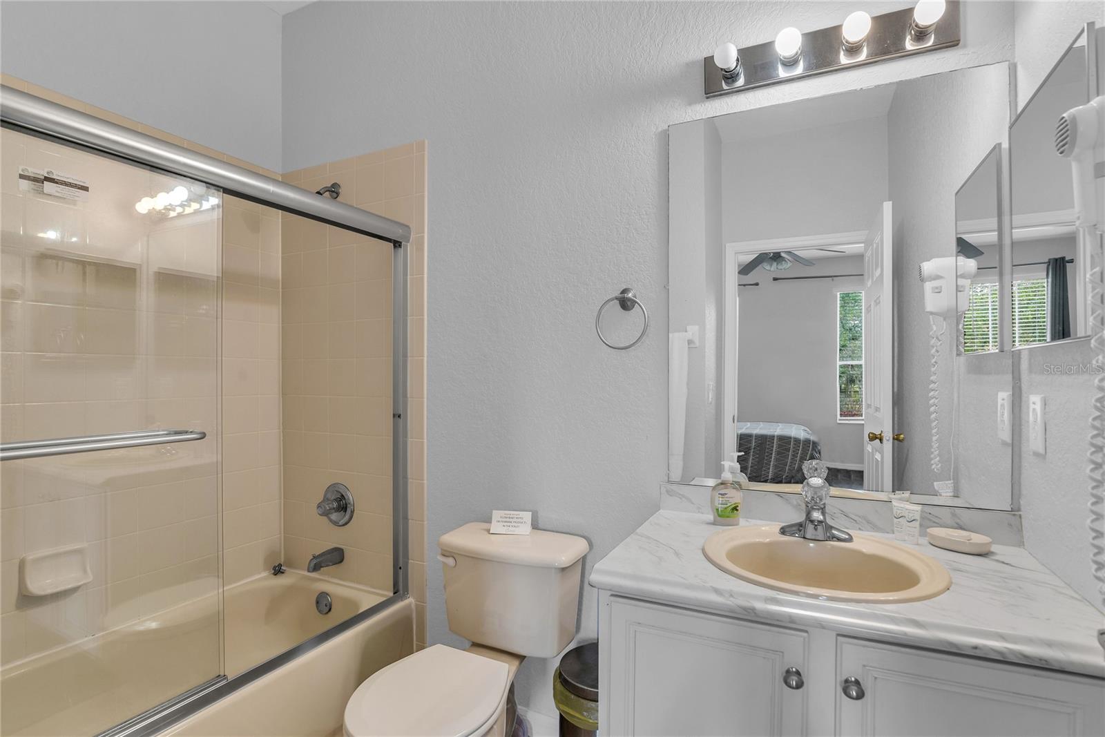 Image 42 of 46 For 457 La Mirage Street