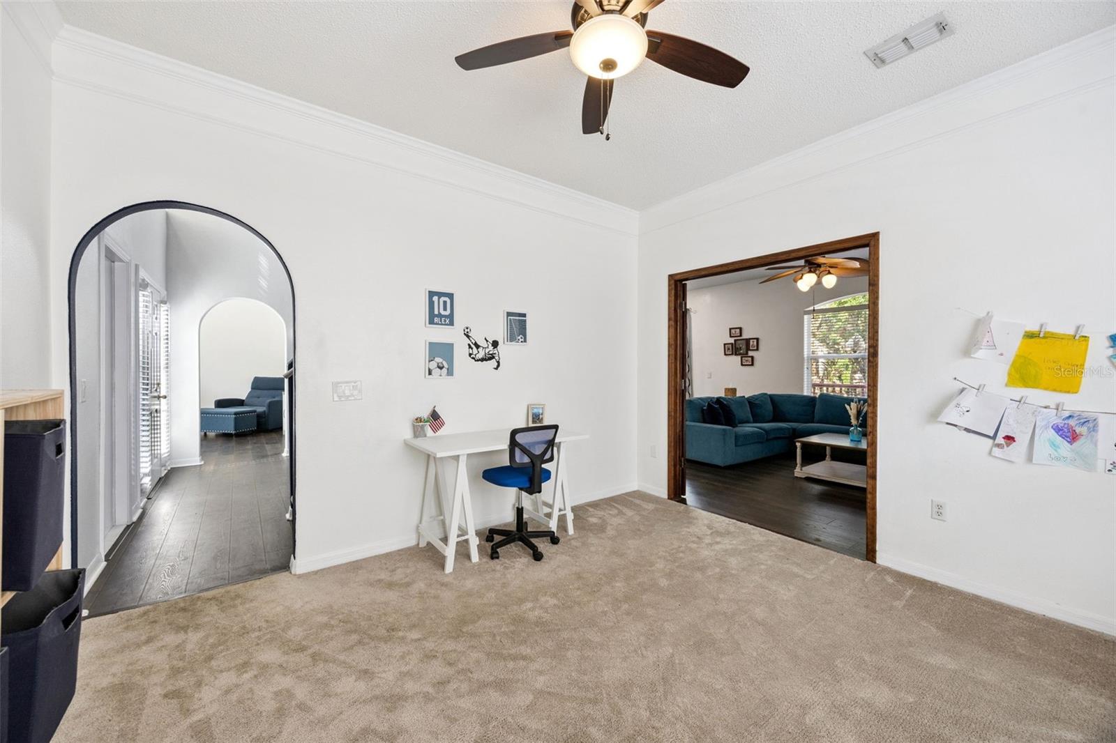 Image 12 of 59 For 137 Oak View Place