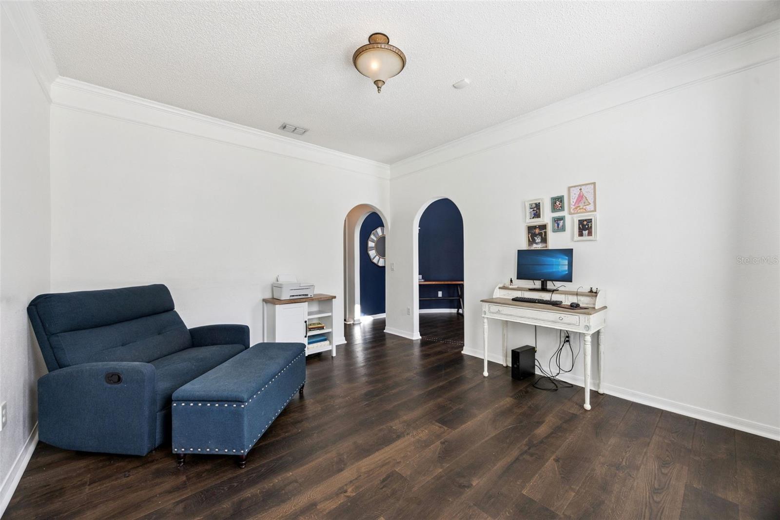 Image 13 of 59 For 137 Oak View Place