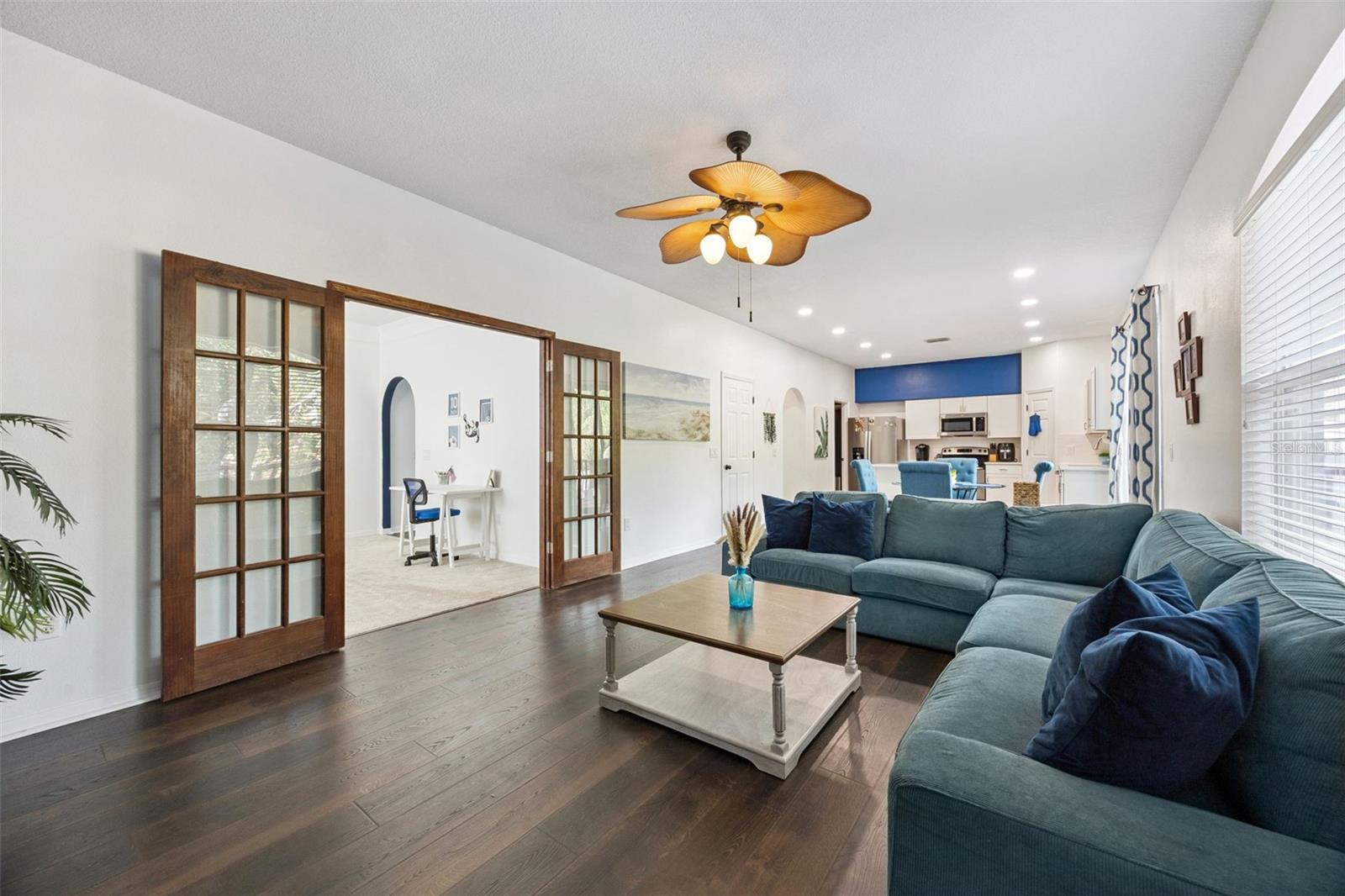 Image 24 of 59 For 137 Oak View Place