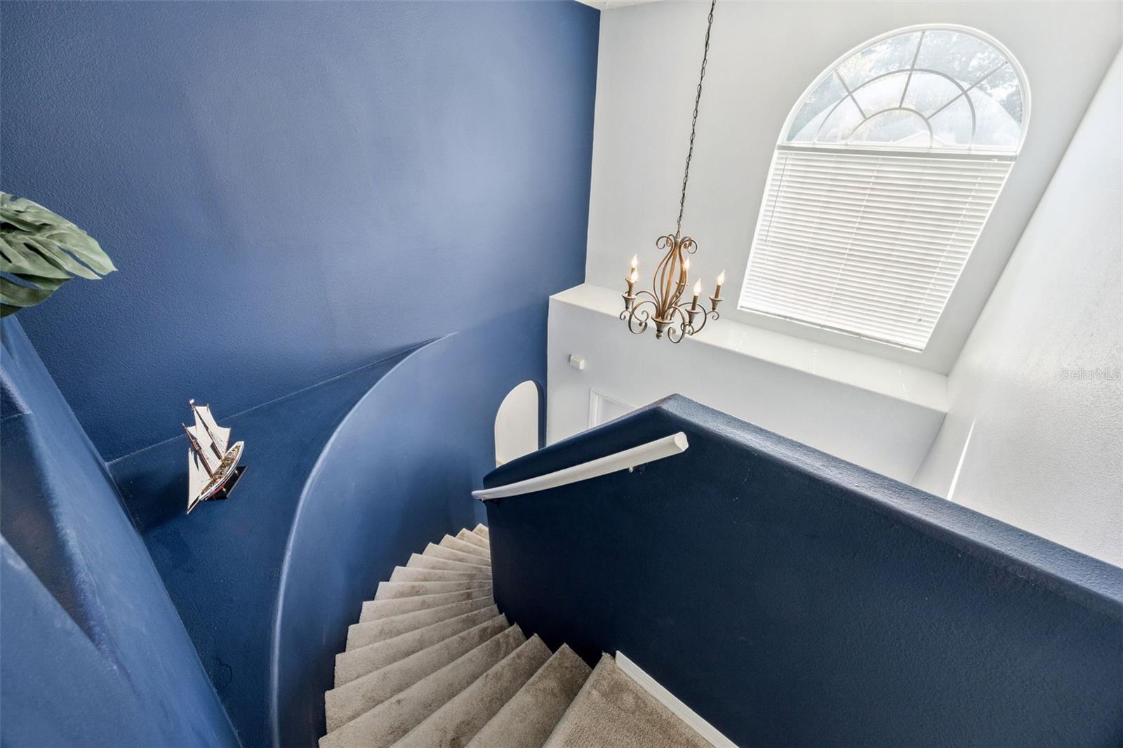 Image 29 of 59 For 137 Oak View Place