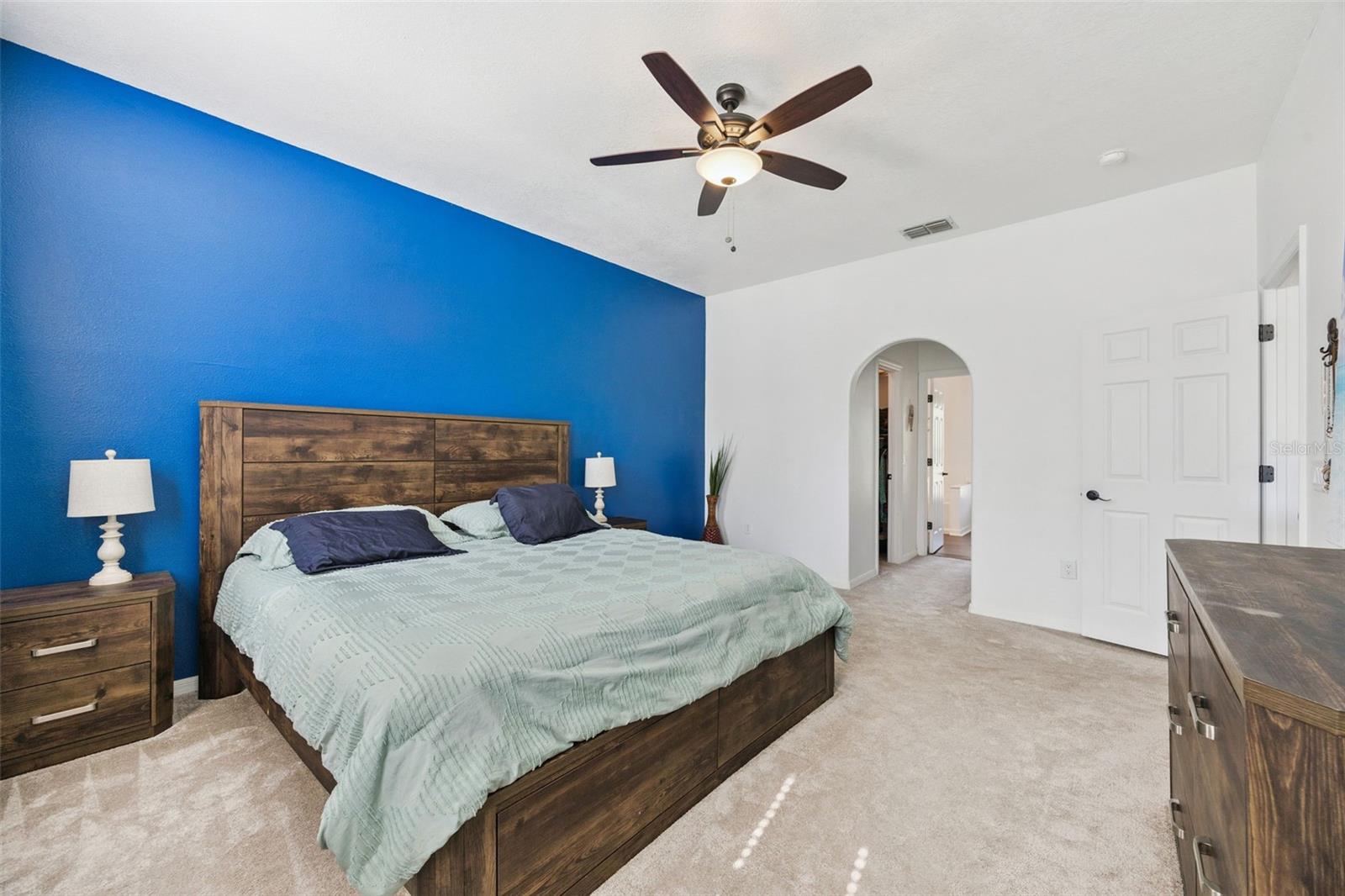 Image 32 of 59 For 137 Oak View Place