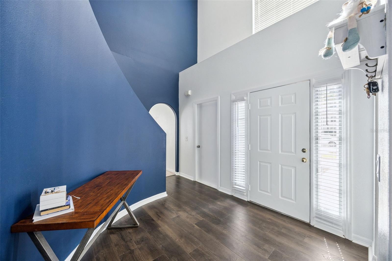 Image 7 of 59 For 137 Oak View Place