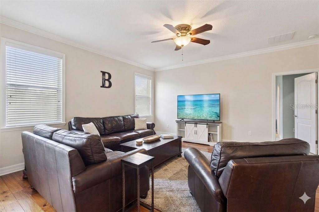 Image 10 of 46 For 287 Fallen Oak Court