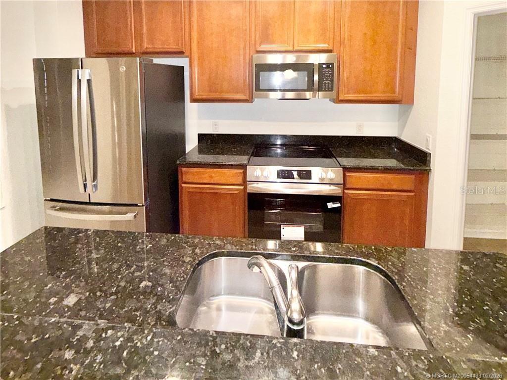 Image 6 of 33 For 12804 Salomon Cove Drive