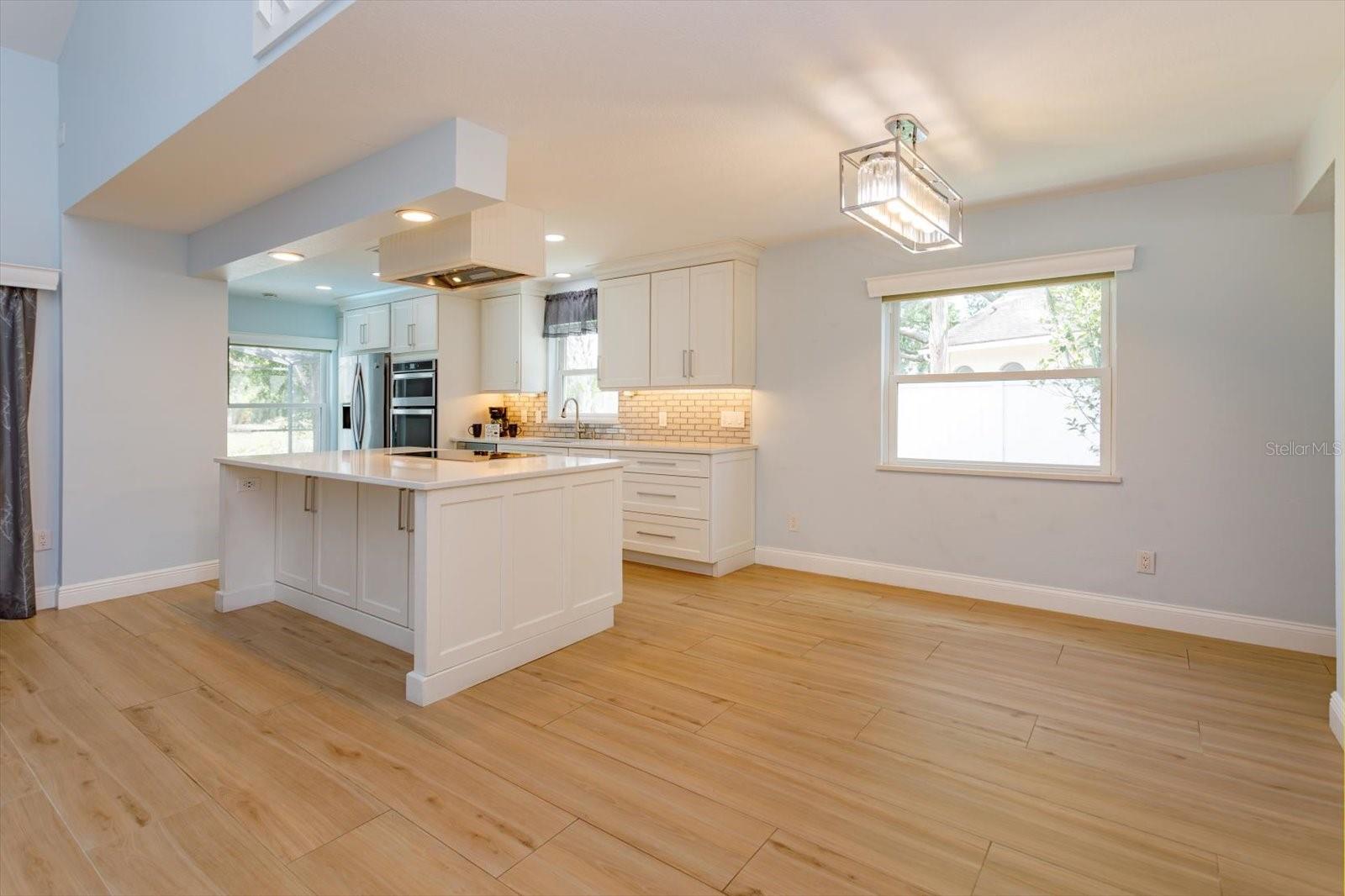 Image 18 of 46 For 515 Huxford Court