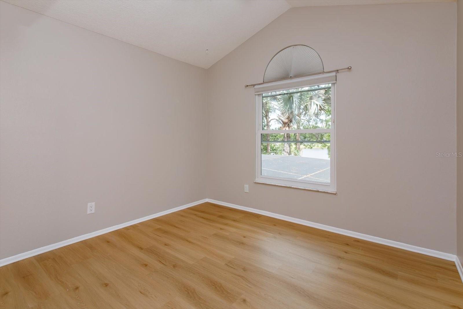 Image 36 of 46 For 515 Huxford Court