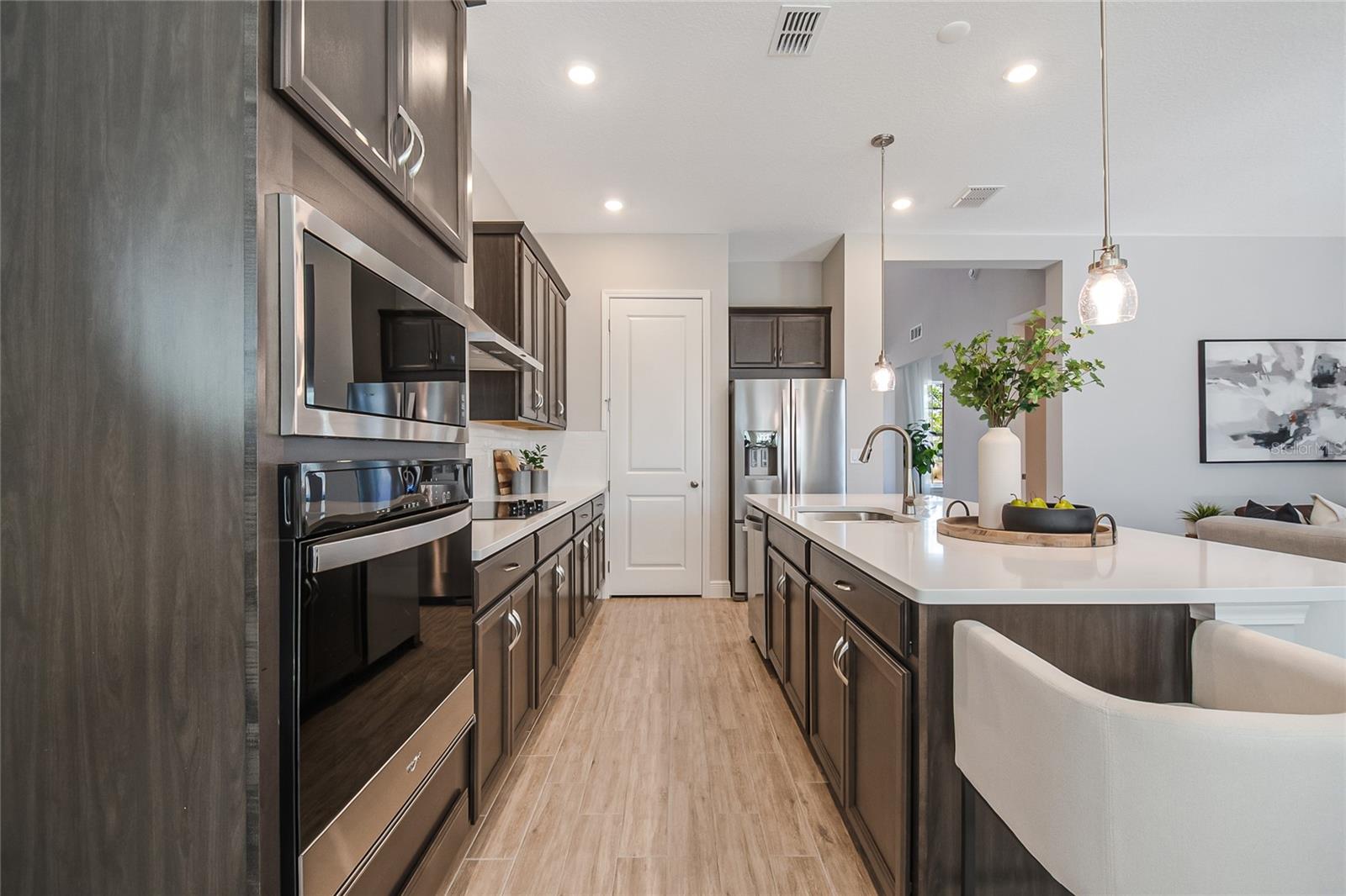 Image 31 of 84 For 10657 Marconi Avenue