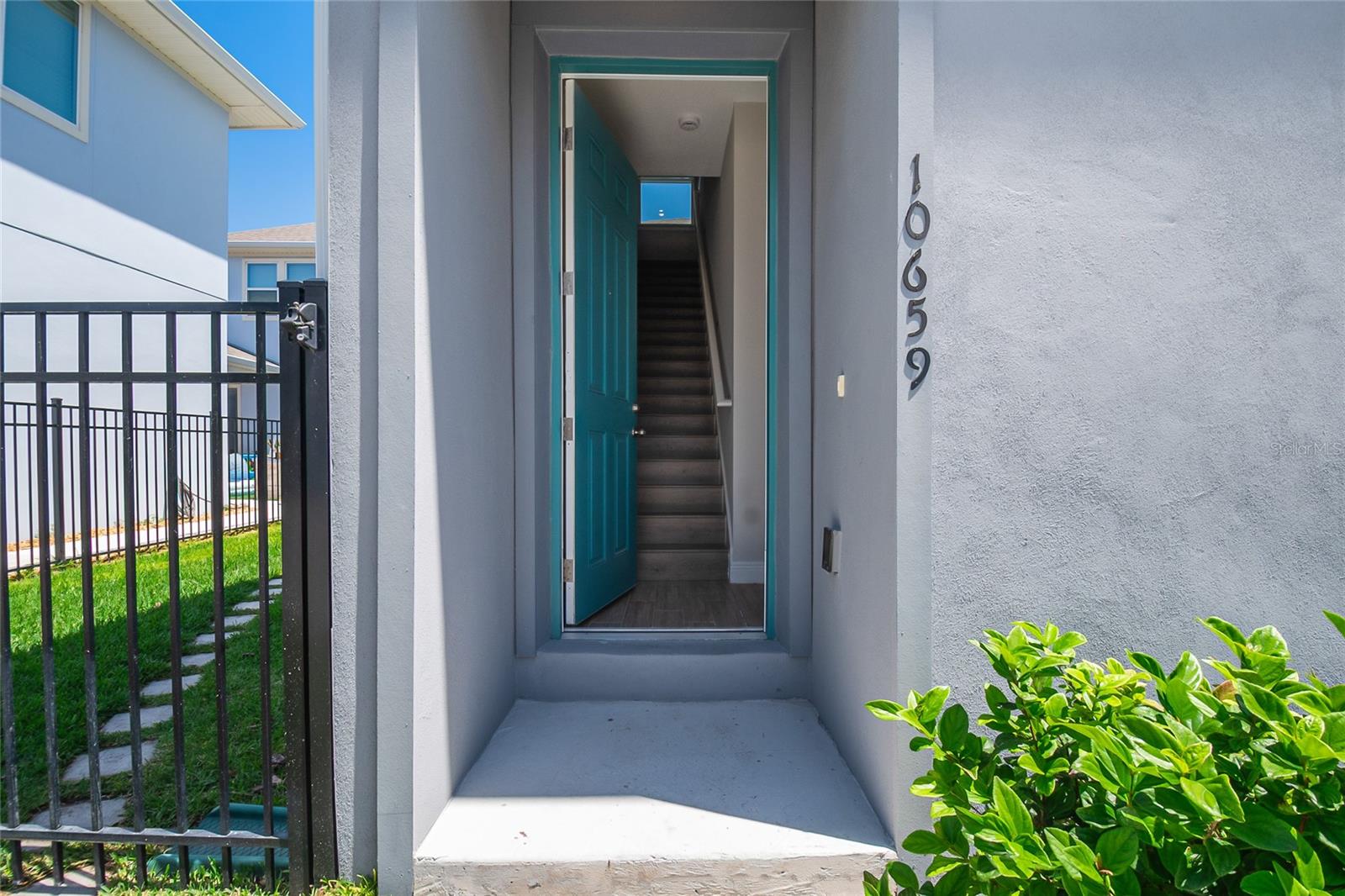 Image 55 of 84 For 10657 Marconi Avenue