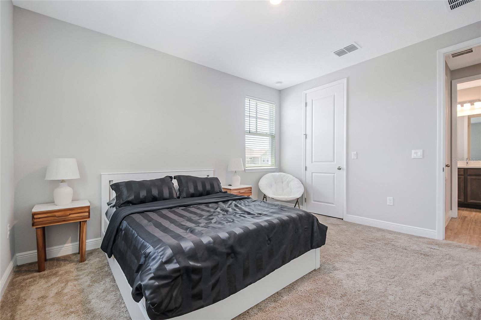 Image 63 of 84 For 10657 Marconi Avenue