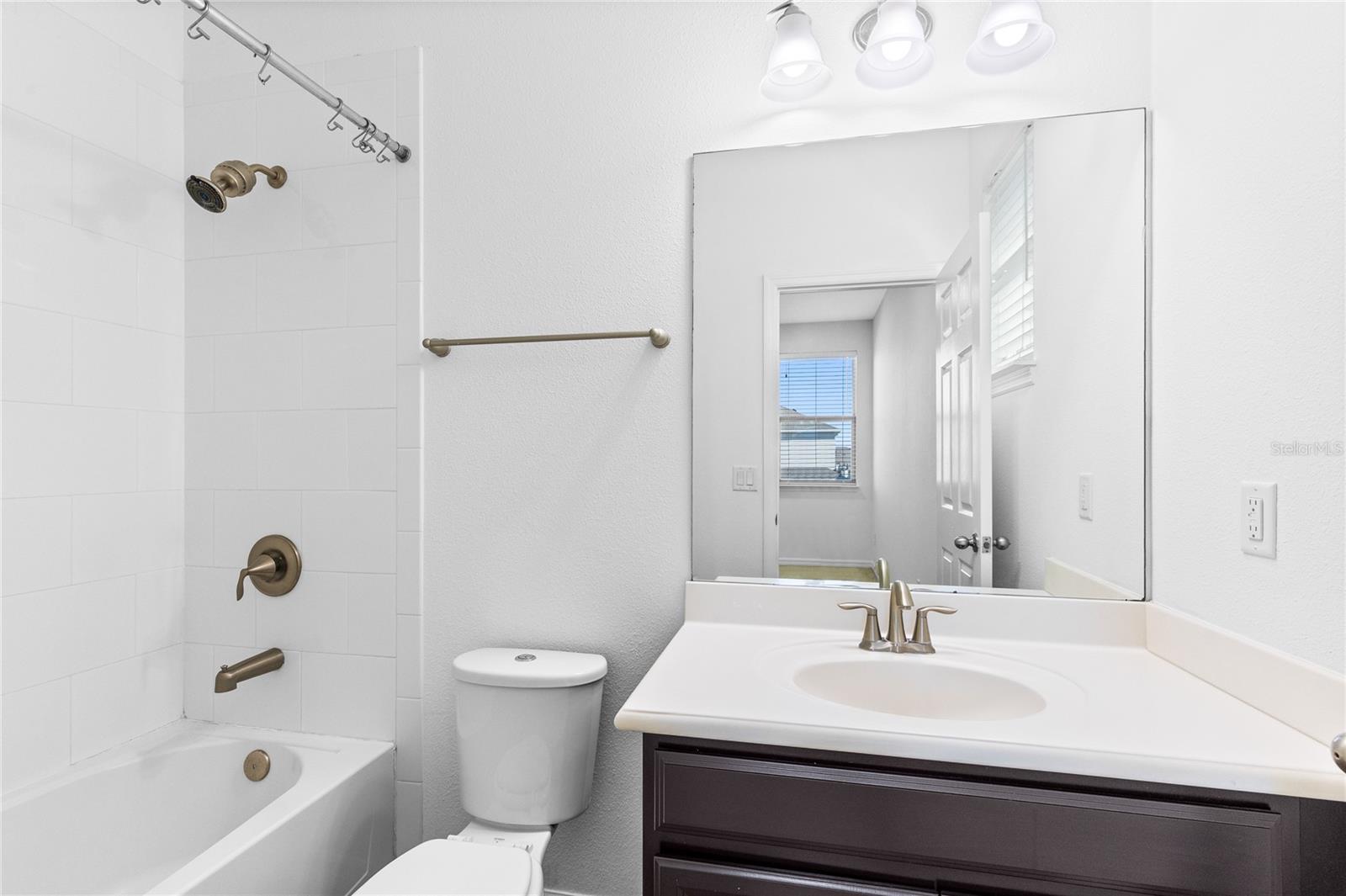 Image 27 of 42 For 14978 Fells Lane