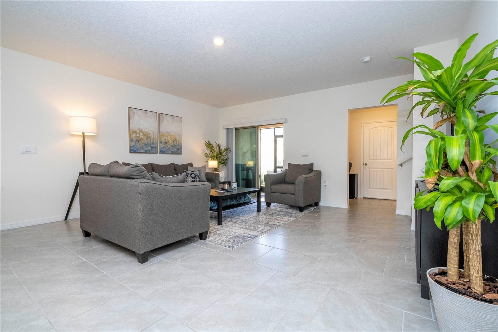 Image 17 of 47 For 12032 Holystone Street