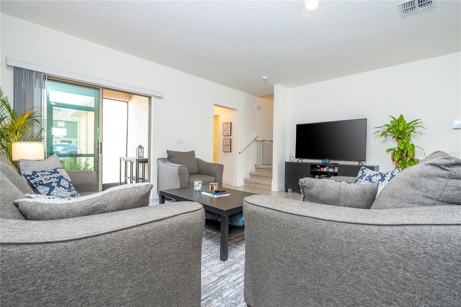 Image 19 of 47 For 12032 Holystone Street