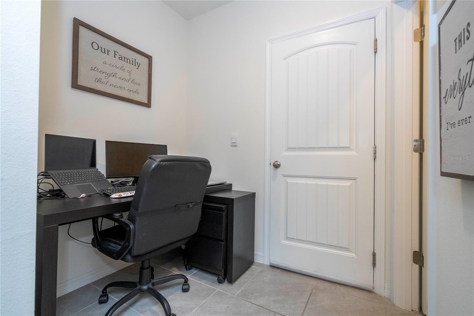 Image 23 of 47 For 12032 Holystone Street