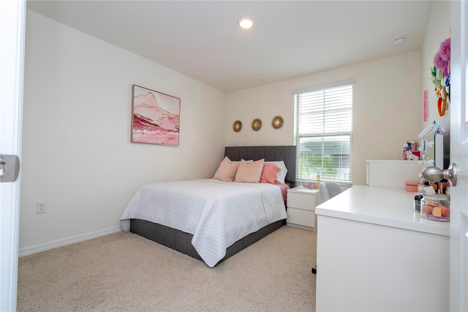 Image 33 of 47 For 12032 Holystone Street