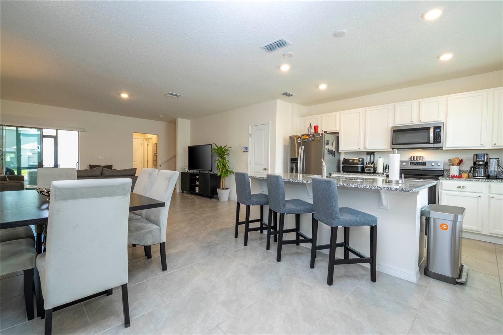 Image 9 of 47 For 12032 Holystone Street