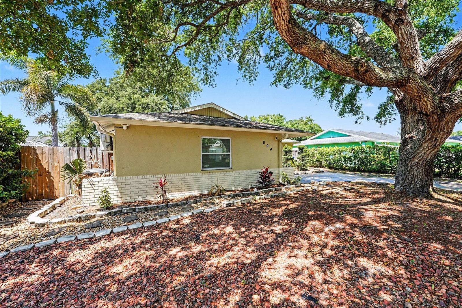 Image 26 of 29 For 604 Limetree Drive