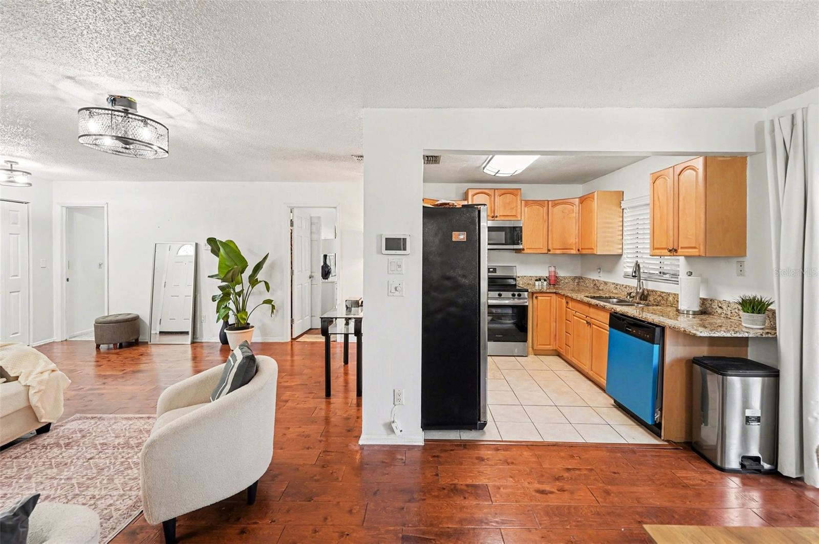 Image 6 of 29 For 604 Limetree Drive