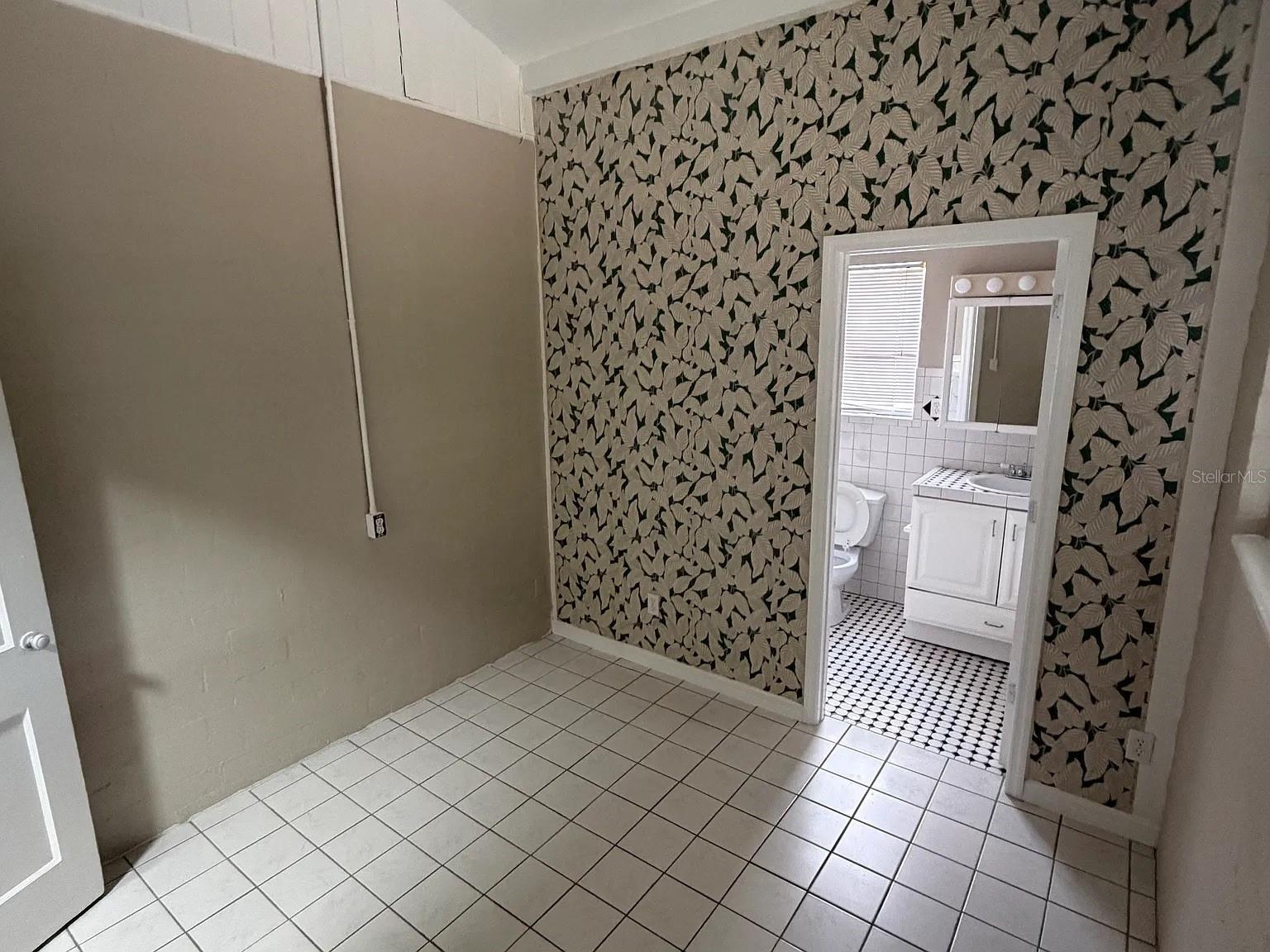 Image 11 of 11 For 1931 Staunton Avenue