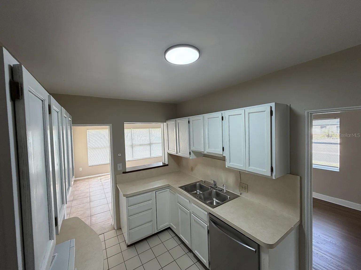 Image 4 of 11 For 1931 Staunton Avenue