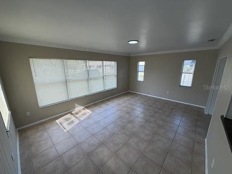 Image 6 of 11 For 1931 Staunton Avenue