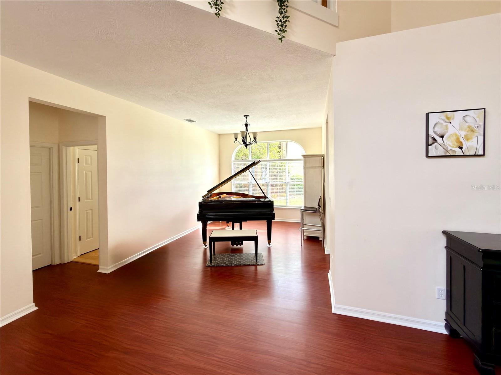 Image 11 of 70 For 494 Mile Post Court