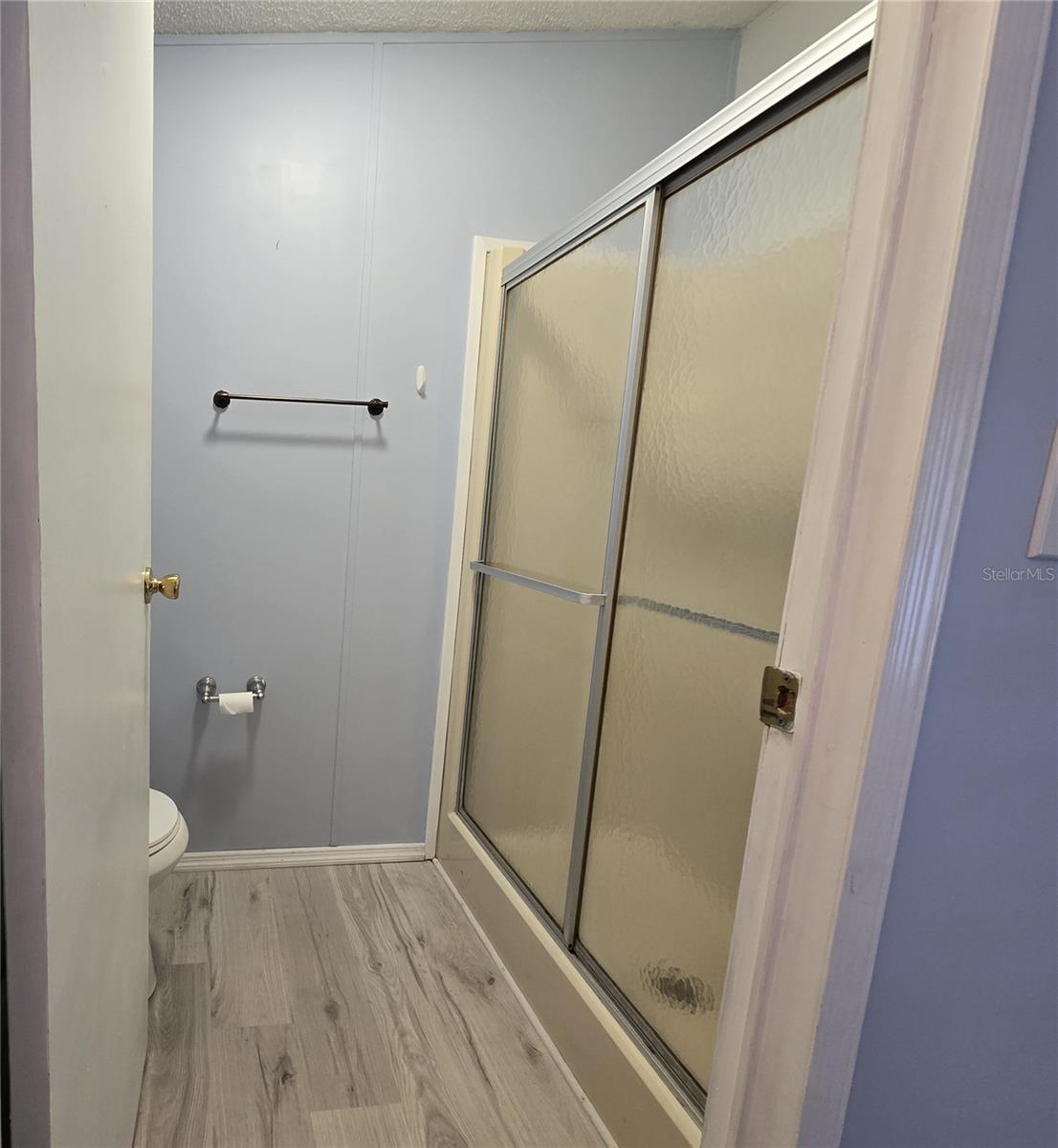 Image 15 of 29 For 4122 Greenbluff Road 821