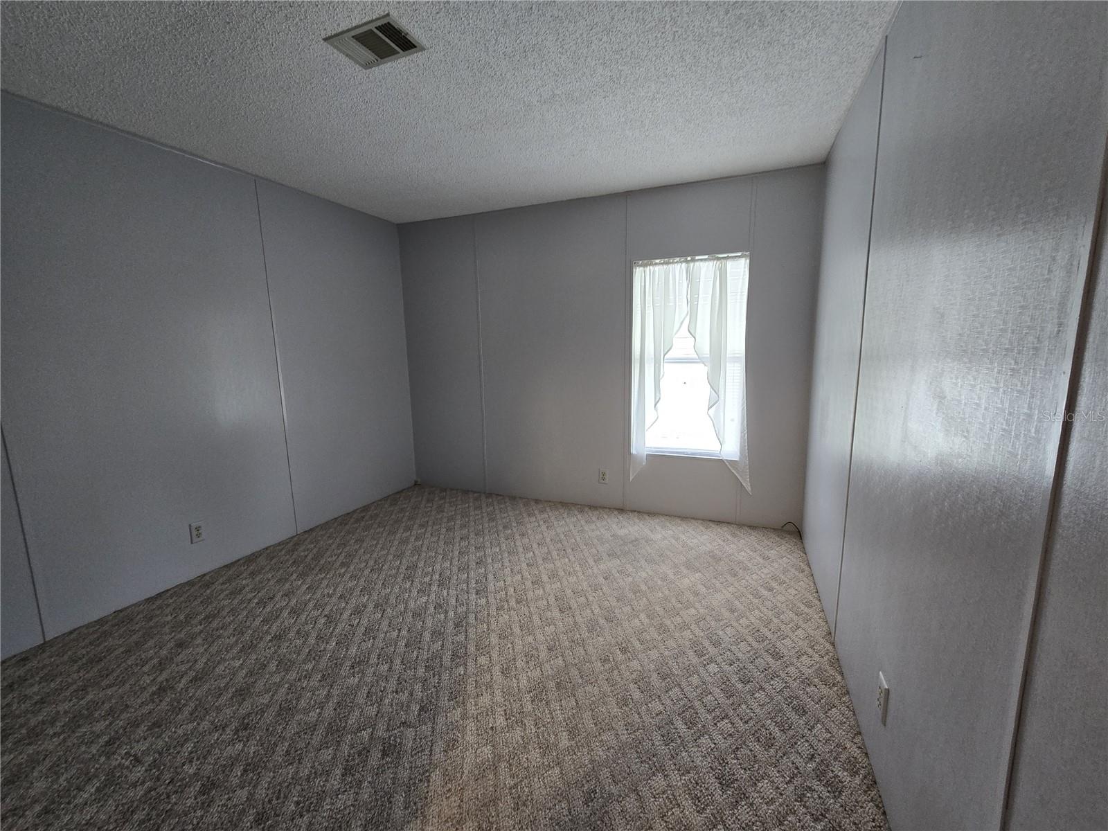 Image 17 of 29 For 4122 Greenbluff Road 821