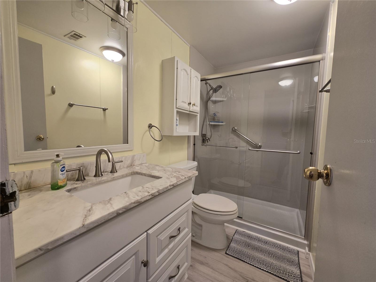 Image 20 of 29 For 4122 Greenbluff Road 821