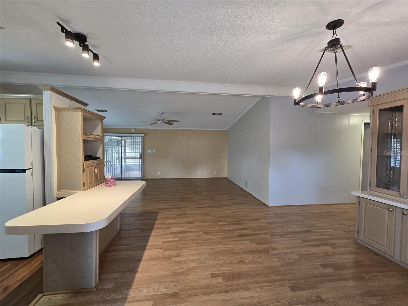 Image 8 of 29 For 4122 Greenbluff Road 821
