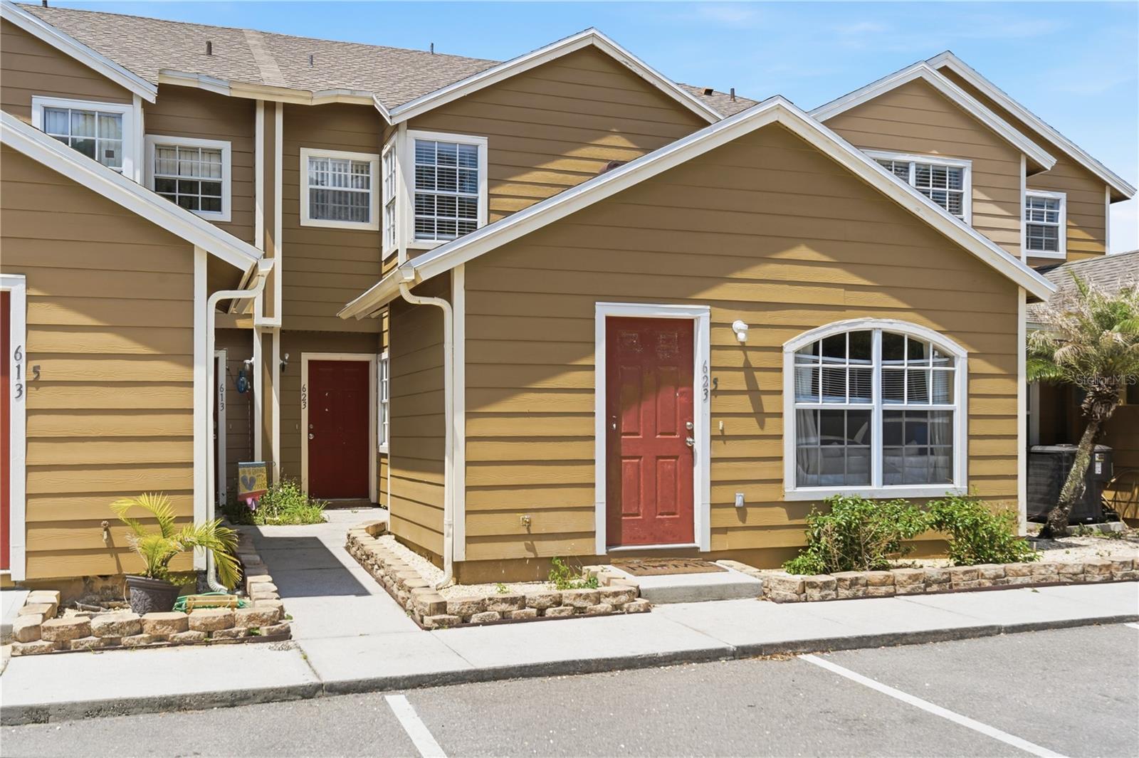 Image 2 of 23 For 623 Coconut Palm Way 0