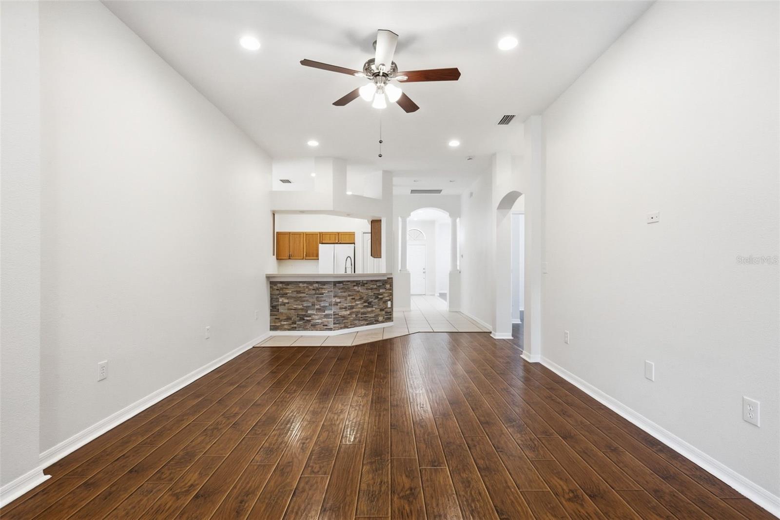 Image 13 of 43 For 15511 Montilla Loop