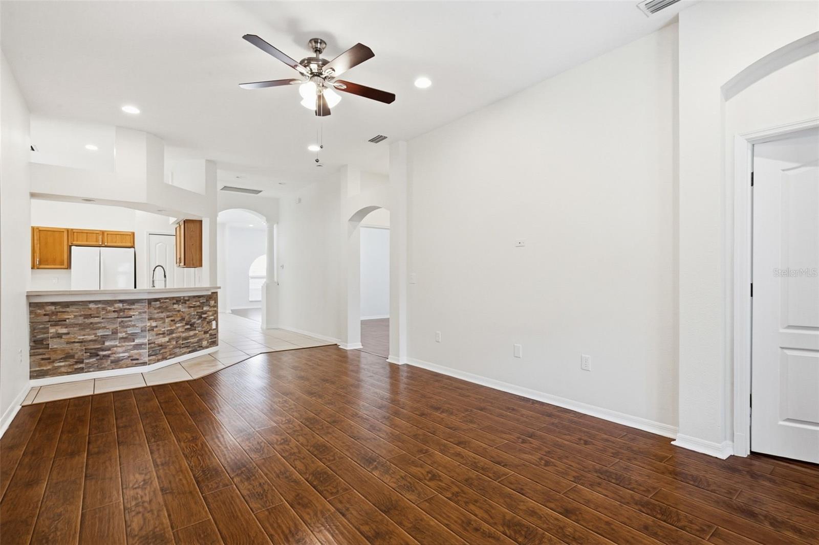 Image 14 of 43 For 15511 Montilla Loop