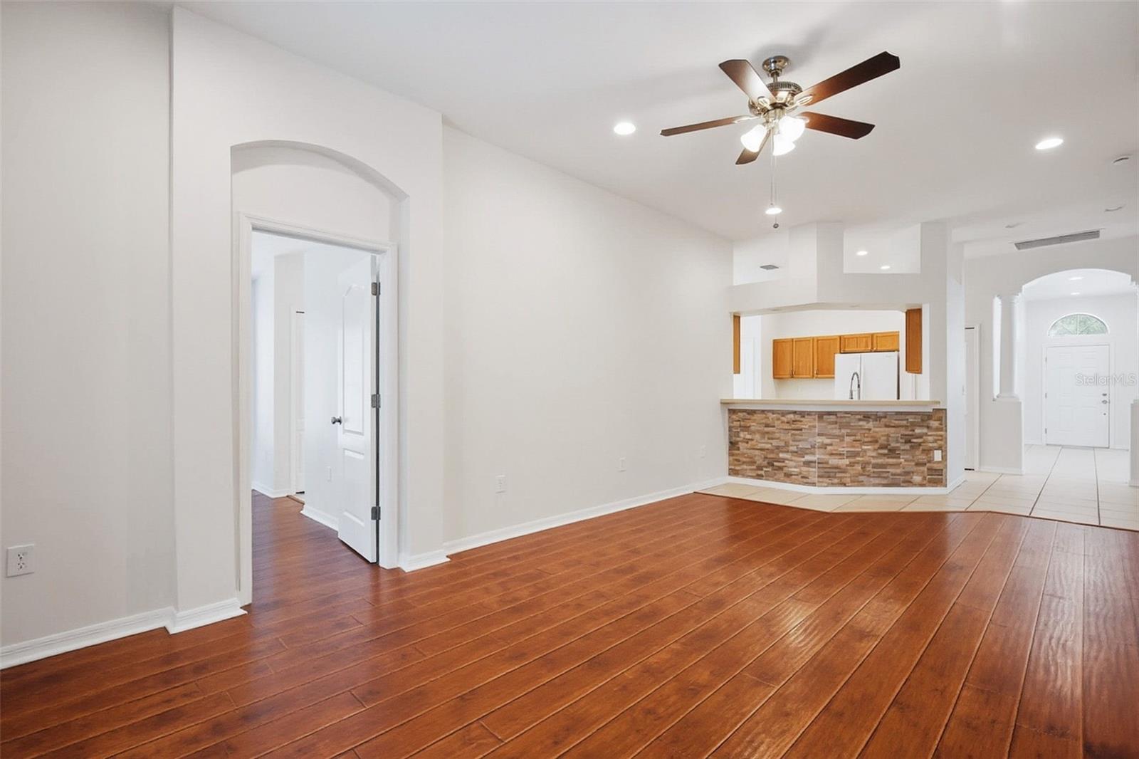 Image 15 of 43 For 15511 Montilla Loop