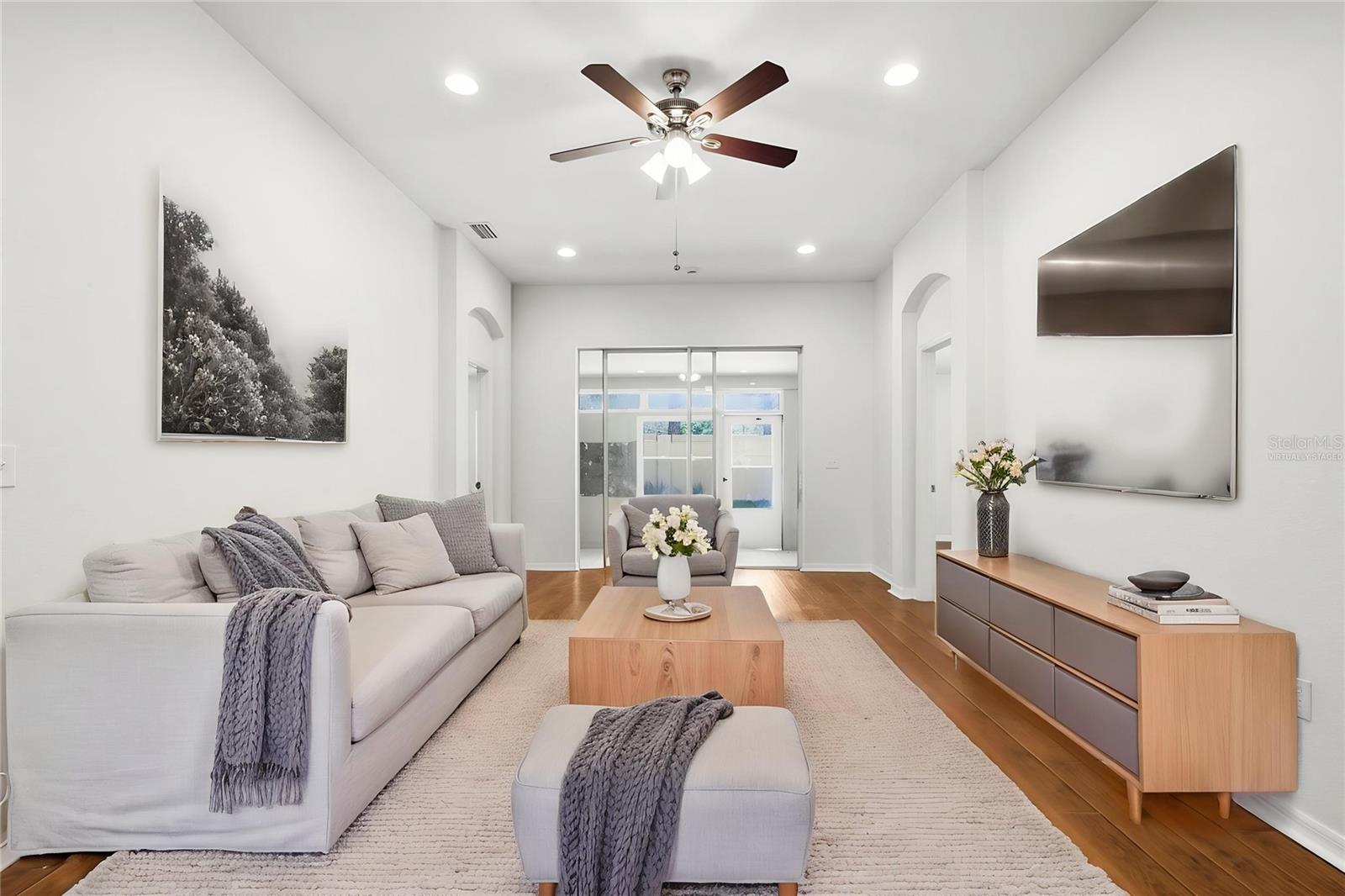 Image 2 of 43 For 15511 Montilla Loop