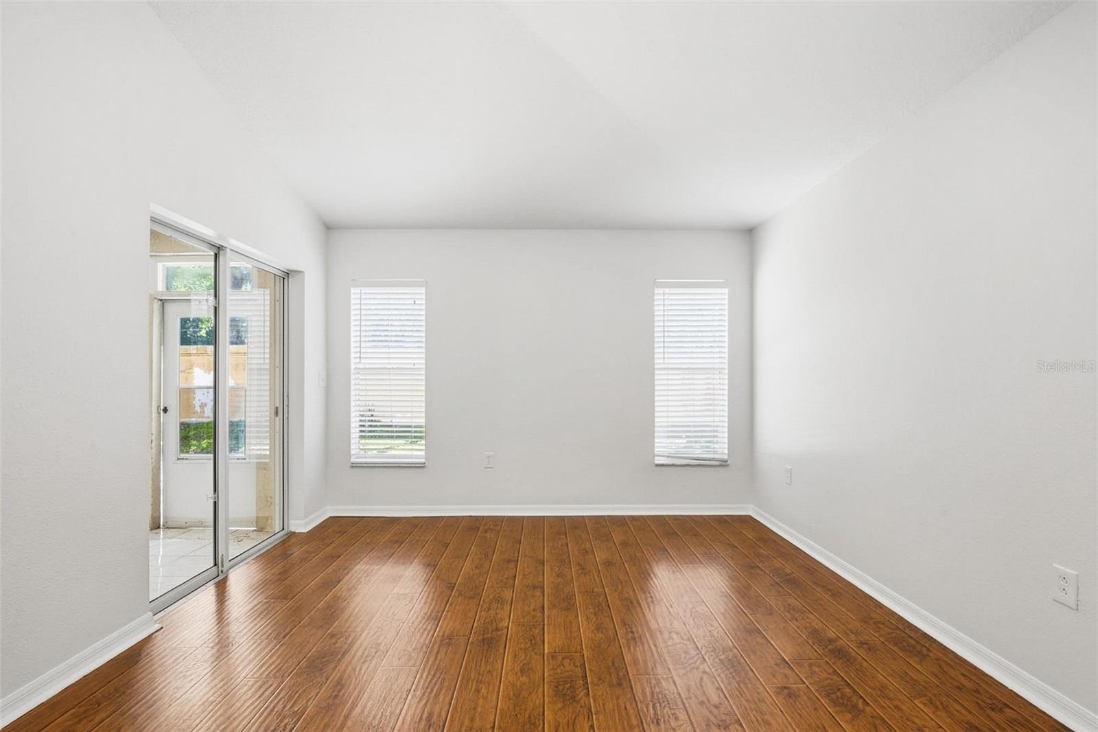 Image 21 of 43 For 15511 Montilla Loop