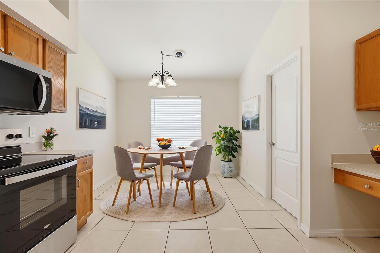 Image 3 of 43 For 15511 Montilla Loop